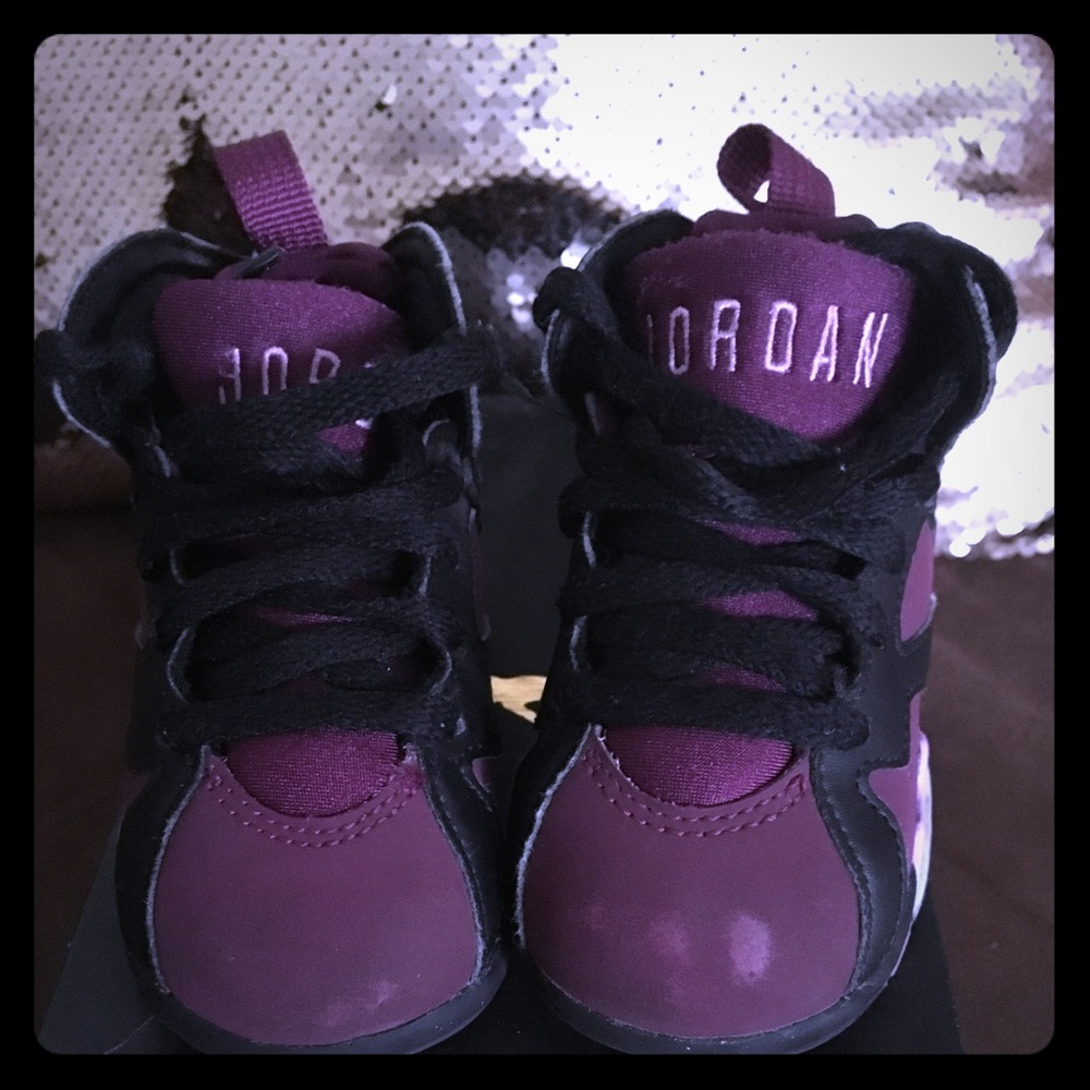 Kids Jordans size 5c